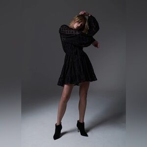 Le Superbe DEE DEE DRESS - Size 4